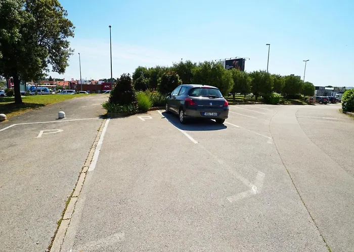 卢利奇公寓酒店 * 扎达尔