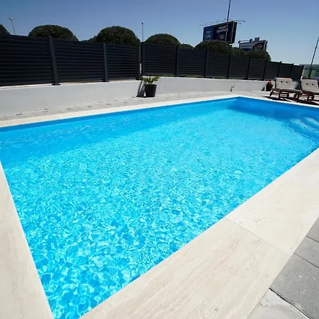Lulic Apartman *